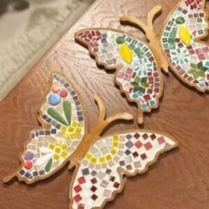 🧩 DIY Mosaic Kits – Wooden Shapes + Colorful Tiles